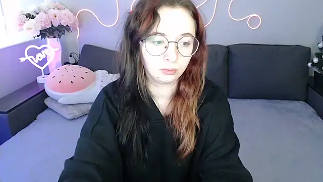 Mini Diva online show from March 3, 2026, 9:05 am