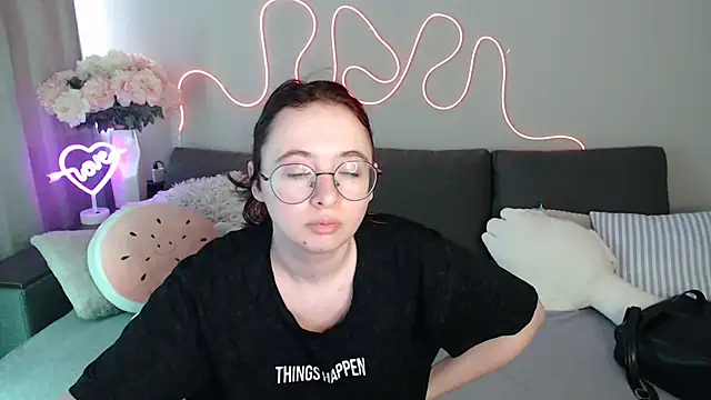 Mini Diva online show from June 23, 2026, 8:12 am