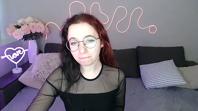 Mini Diva online show from November 29, 2025, 9:31 am