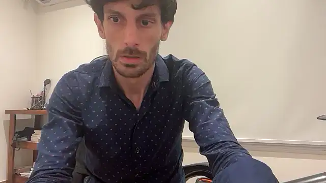 nicolaaaaas online show from October 5, 2025, 8:49 am