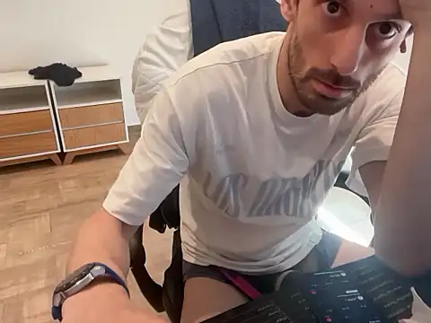 nicolaaaaas online show from October 13, 2025, 2:51 pm