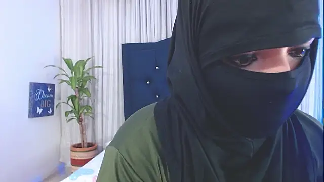 Snapshot of Uzra_hayed chatting on March 21, 2025, 10:50 pm Uzra hayed online show from March 21, 2025, 10:50 pm