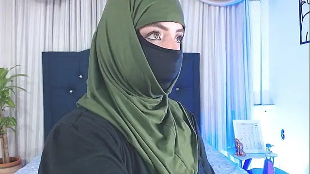 Snapshot of Uzra_hayed chatting on March 5, 2025, 10:54 pm Uzra hayed online show from March 5, 2025, 10:54 pm