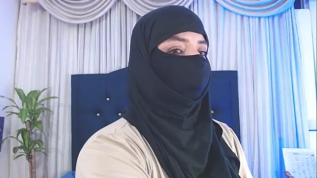 Snapshot of Uzra_hayed chatting on March 19, 2025, 11:14 pm Uzra hayed online show from March 19, 2025, 11:14 pm