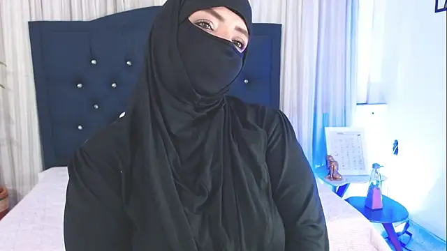 Snapshot of Uzra_hayed chatting on March 7, 2025, 7:27 pm Uzra hayed online show from March 7, 2025, 7:27 pm