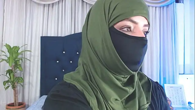 Snapshot of Uzra_hayed chatting on March 6, 2025, 1:58 am Uzra hayed online show from March 6, 2025, 1:58 am