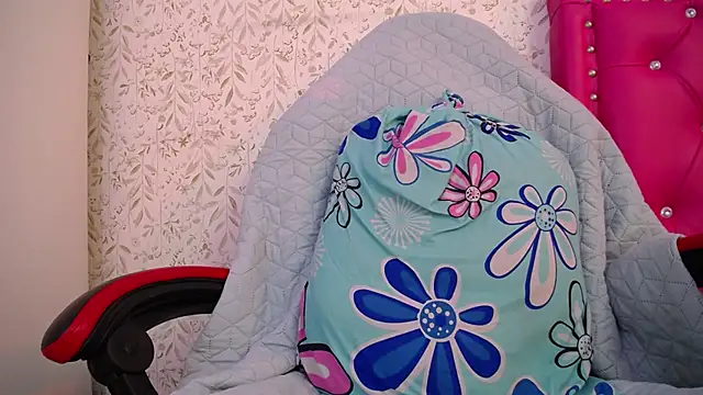 Snapshot of luly_pink chatting on November 29, 2025, 4:01 am luly pink online show from November 29, 2025, 4:01 am