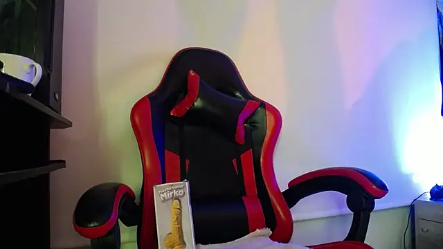 Snapshot of luly_pink chatting on November 5, 2025, 4:04 am luly pink online show from November 5, 2025, 4:04 am