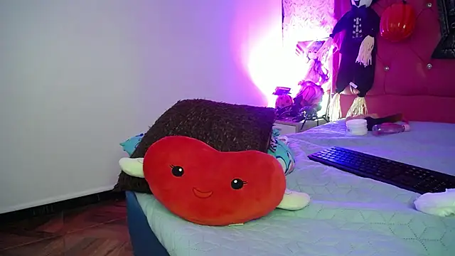 Snapshot of luly_pink chatting on October 25, 2025, 11:09 am luly pink online show from October 25, 2025, 11:09 am