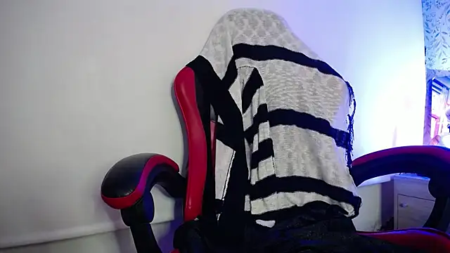 Snapshot of luly_pink chatting on November 6, 2025, 4:05 am luly pink online show from November 6, 2025, 4:05 am