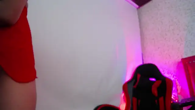 Snapshot of luly_pink chatting on November 28, 2025, 4:01 am luly pink online show from November 28, 2025, 4:01 am