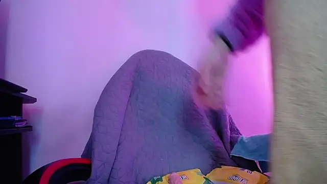 Snapshot of luly_pink chatting on November 13, 2025, 3:32 am luly pink online show from November 13, 2025, 3:32 am