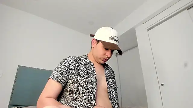 Latin boy surprisee online show from July 9, 2026, 12:11 am