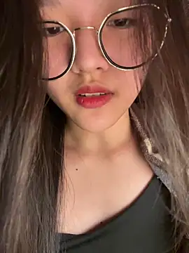 Krixxi22 online show from October 25, 2025, 1:45 pm