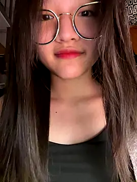 Krixxi22 online show from November 11, 2025, 6:03 pm