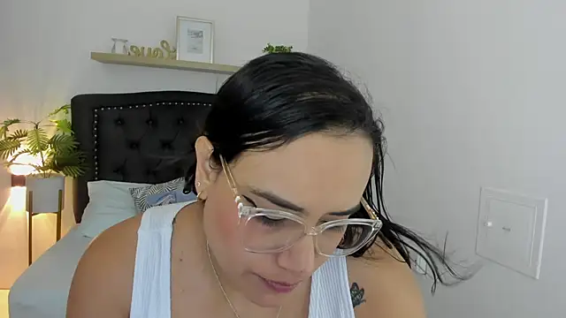Snapshot of zoe_danae_ chatting on March 7, 2025, 12:12 pm zoe danae online show from March 7, 2025, 12:12 pm