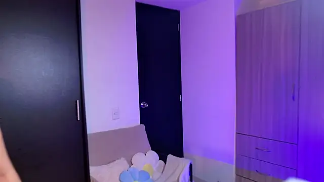 rubi star online show from March 3, 2025, 8:43 pm