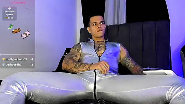 Snapshot of Aron_Dark chatting on December 20, 2025, 11:07 pm Aron Dark online show from December 20, 2025, 11:07 pm