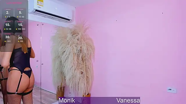 Wetnaughtygirls online show from January 14, 2026, 2:04 am