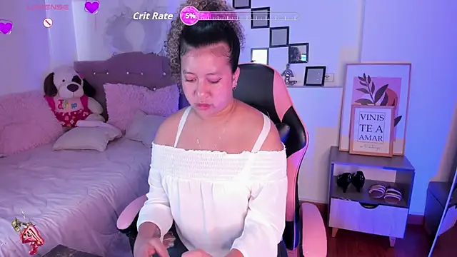 Kenia tompson01 online show from September 30, 2025, 6:14 pm