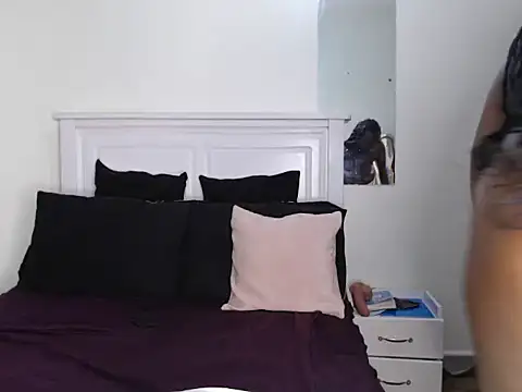 sweetice 02 online show from April 12, 2026, 1:42 am