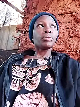 LOVELY-2BERRY online show from October 11, 2025, 5:08 am