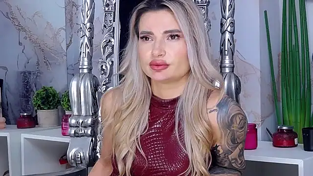 Snapshot of NightshadeIris chatting on March 18, 2026, 7:15 pm NightshadeIris online show from March 18, 2026, 7:15 pm