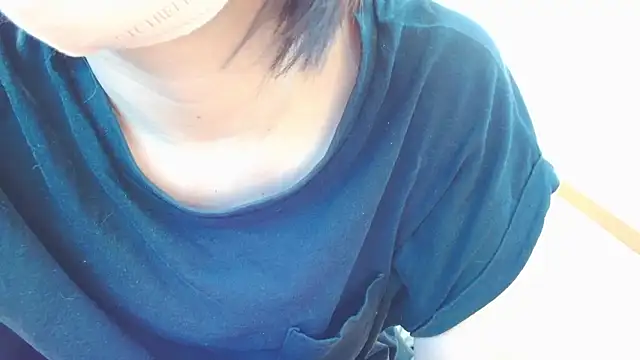 CherryMomo online show from November 21, 2025, 12:20 am