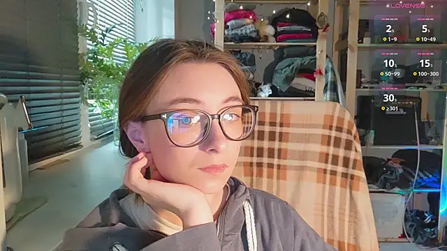 Snapshot of monlight__dana chatting on March 18, 2025, 1:23 pm monlight dana online show from March 18, 2025, 1:23 pm