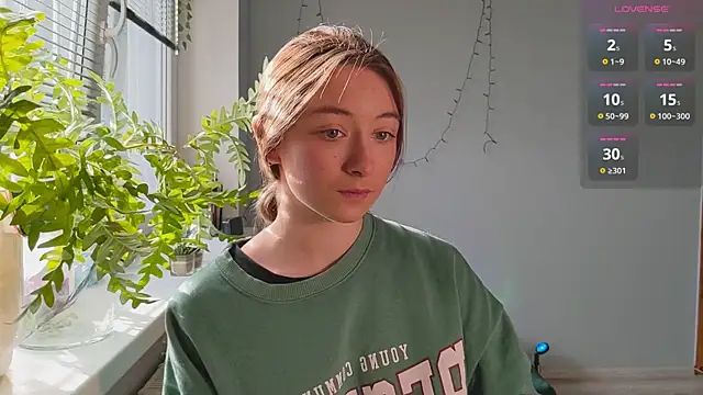 Snapshot of monlight__dana chatting on February 1, 2025, 9:54 am monlight dana online show from February 1, 2025, 9:54 am