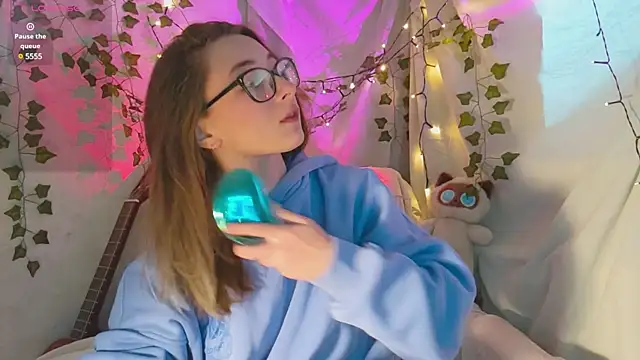 Snapshot of monlight__dana chatting on December 9, 2024, 9:39 am monlight dana online show from December 9, 2024, 9:39 am