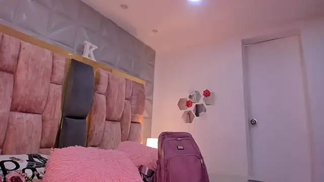 Charlotte Ice1 online show from February 7, 2026, 3:53 pm