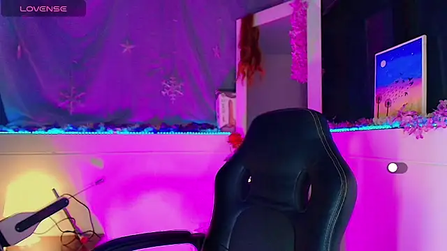 mariana scott   online show from December 1, 2025, 11:05 pm