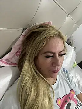 Snapshot of LARIANA_RIVERA23 chatting on February 10, 2026, 8:30 pm LARIANA RIVERA23 online show from February 10, 2026, 8:30 pm