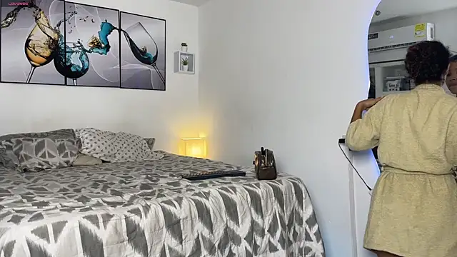 wendy alejo1712 online show from November 9, 2025, 8:57 pm