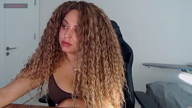  Just a queen 3 online show from March 6, 2026, 4:07 am