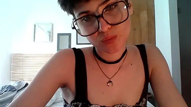 Snapshot of sarah_perfect chatting on March 1, 2026, 3:23 pm sarah perfect online show from March 1, 2026, 3:23 pm