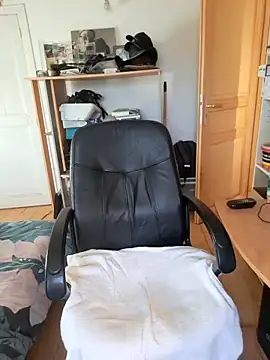 SpiceLea online show from January 17, 2025, 3:11 pm