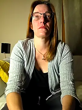 SpiceLea online show from October 16, 2025, 7:33 pm