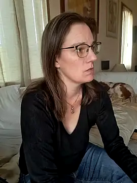 SpiceLea online show from January 30, 2025, 3:08 pm