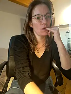 SpiceLea online show from March 13, 2025, 5:18 pm