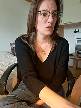 SpiceLea online show from March 13, 2025, 12:24 pm