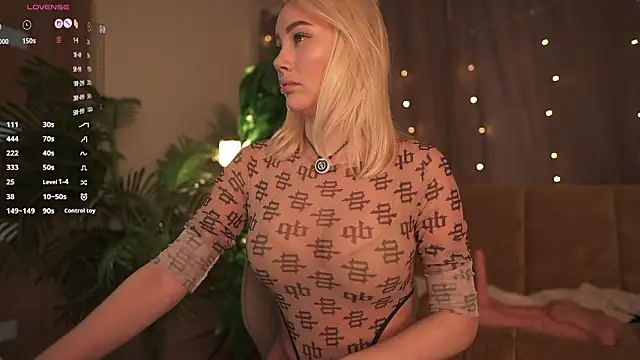 Snapshot of Bestie_Online chatting on March 4, 2026, 5:59 am Bestie Online online show from March 4, 2026, 5:59 am