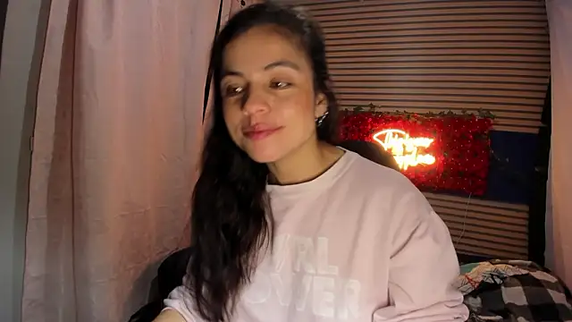 Snapshot of rosse_2504 chatting on February 3, 2026, 1:05 pm rosse 2504 online show from February 3, 2026, 1:05 pm