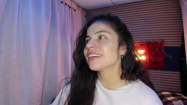 Snapshot of rosse_2504 chatting on February 18, 2026, 1:18 pm rosse 2504 online show from February 18, 2026, 1:18 pm