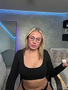 Snapshot of KillerKylie chatting on February 27, 2026, 10:37 am KillerKylie online show from February 27, 2026, 10:37 am