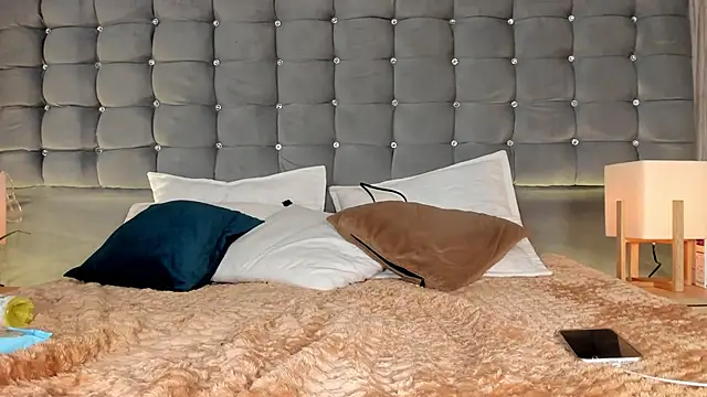 Snapshot of Poacahontasfg chatting on December 2, 2025, 4:03 am Poacahontasfg online show from December 2, 2025, 4:03 am