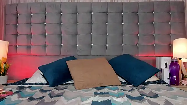 Snapshot of Poacahontasfg chatting on October 25, 2025, 4:11 am Poacahontasfg online show from October 25, 2025, 4:11 am