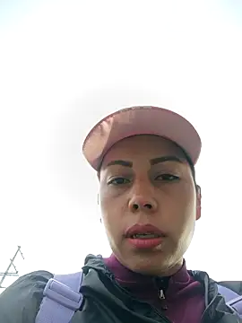  andrea30 online show from October 27, 2025, 11:33 am