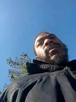 Snapshot of MRHANDSOME3800 chatting on February 5, 2026, 5:20 pm MRHANDSOME3800 online show from February 5, 2026, 5:20 pm